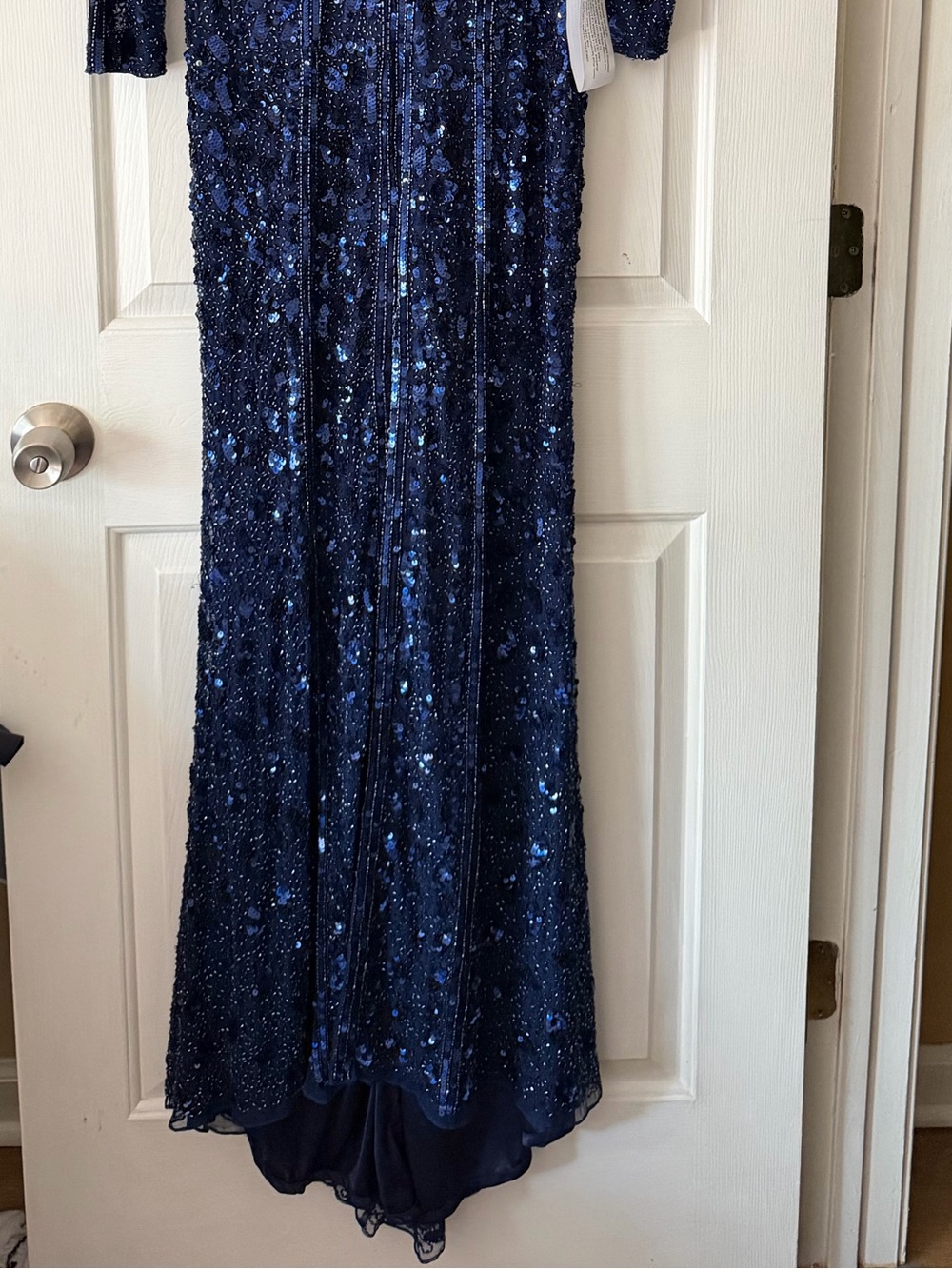 Mac Duggal embellished evening gown, size 6, midnight navy blue, formal - Picture 4 of 11